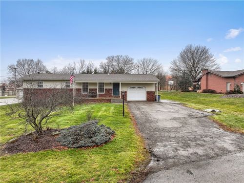 115 Briercliff Dr, Beaver Falls, PA, 15010-1328 | Card Image