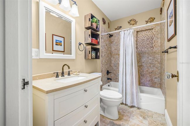 Bathroom 2 | Image 28