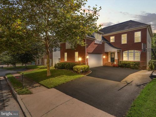 8703 Flowering Dogwood Ln, LORTON, VA, 22079-5602 | Card Image