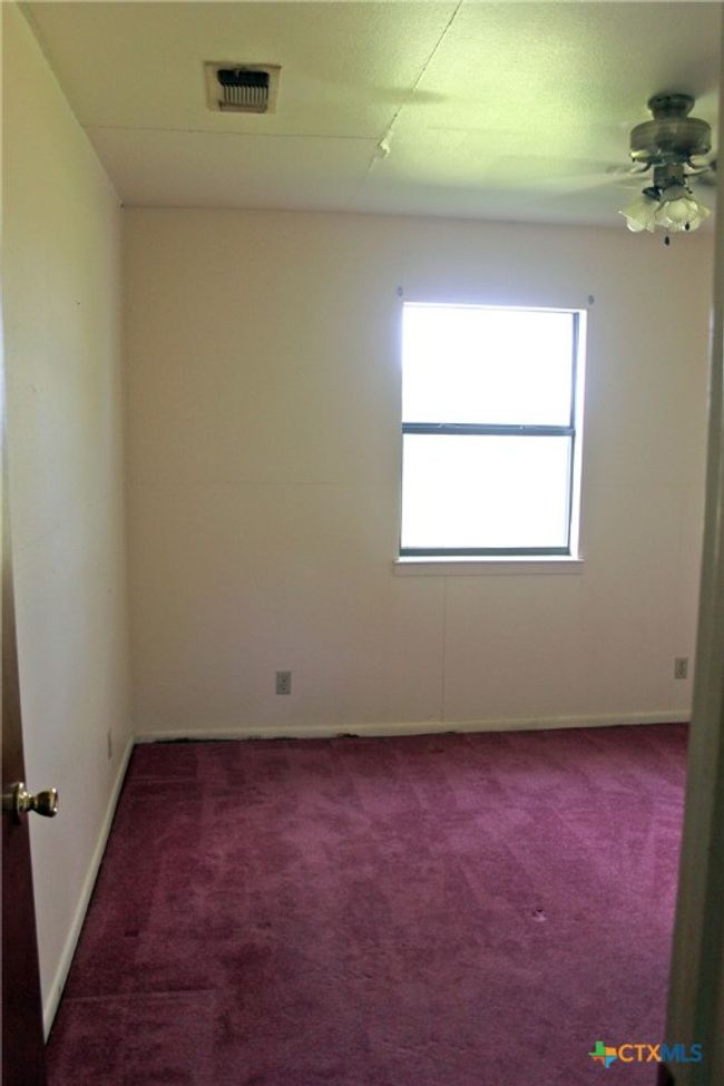 854 Pettytown Rd, Home with 3 bedrooms, 2 bathrooms and null parking in Red Rock TX | Image 11