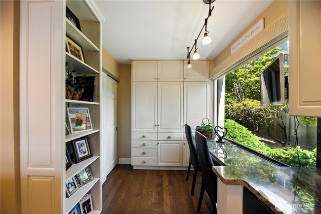 APT-101 - 9717 Ne Juanita Dr, Condo with 2 bedrooms, 2 bathrooms and 2 parking in Kirkland WA | Image 7
