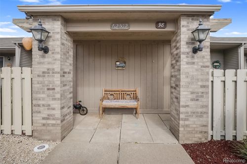 4-62512 Raleigh Court Court, South Lyon, MI, 48178 | Card Image