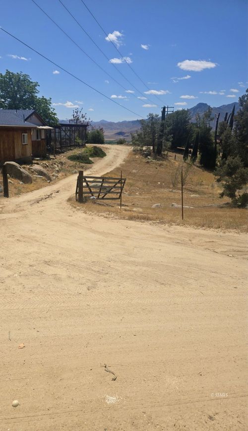 9576 Glacier Gulch, Weldon, CA, 93283 | Card Image