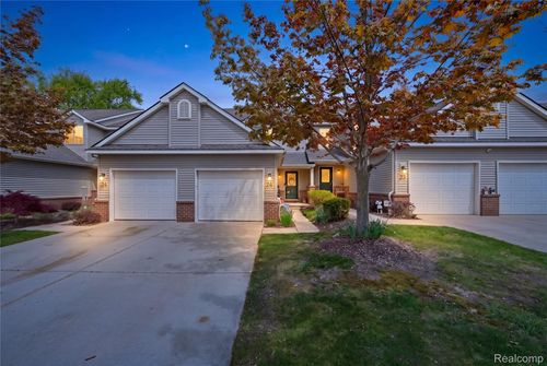 24 Millstone Dr, Waterford, MI, 48328-2954 | Card Image