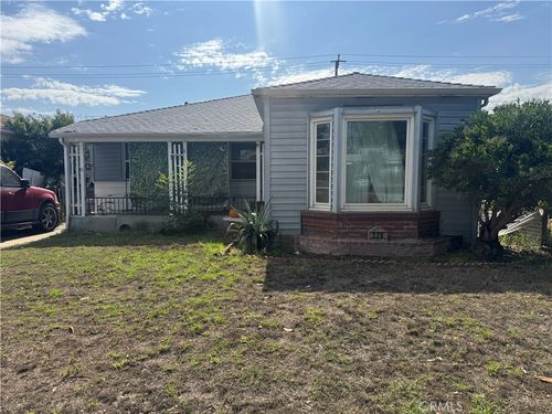 320 W Hillsdale St, Inglewood, CA, 90302-1122 | Card Image