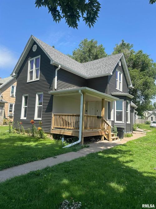 756 13th Ave S, Clinton, IA, 52732-6312 | Card Image