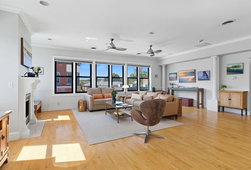 apt-1-6 Cushing St, Waltham, MA, 02453-0471 | Card Image