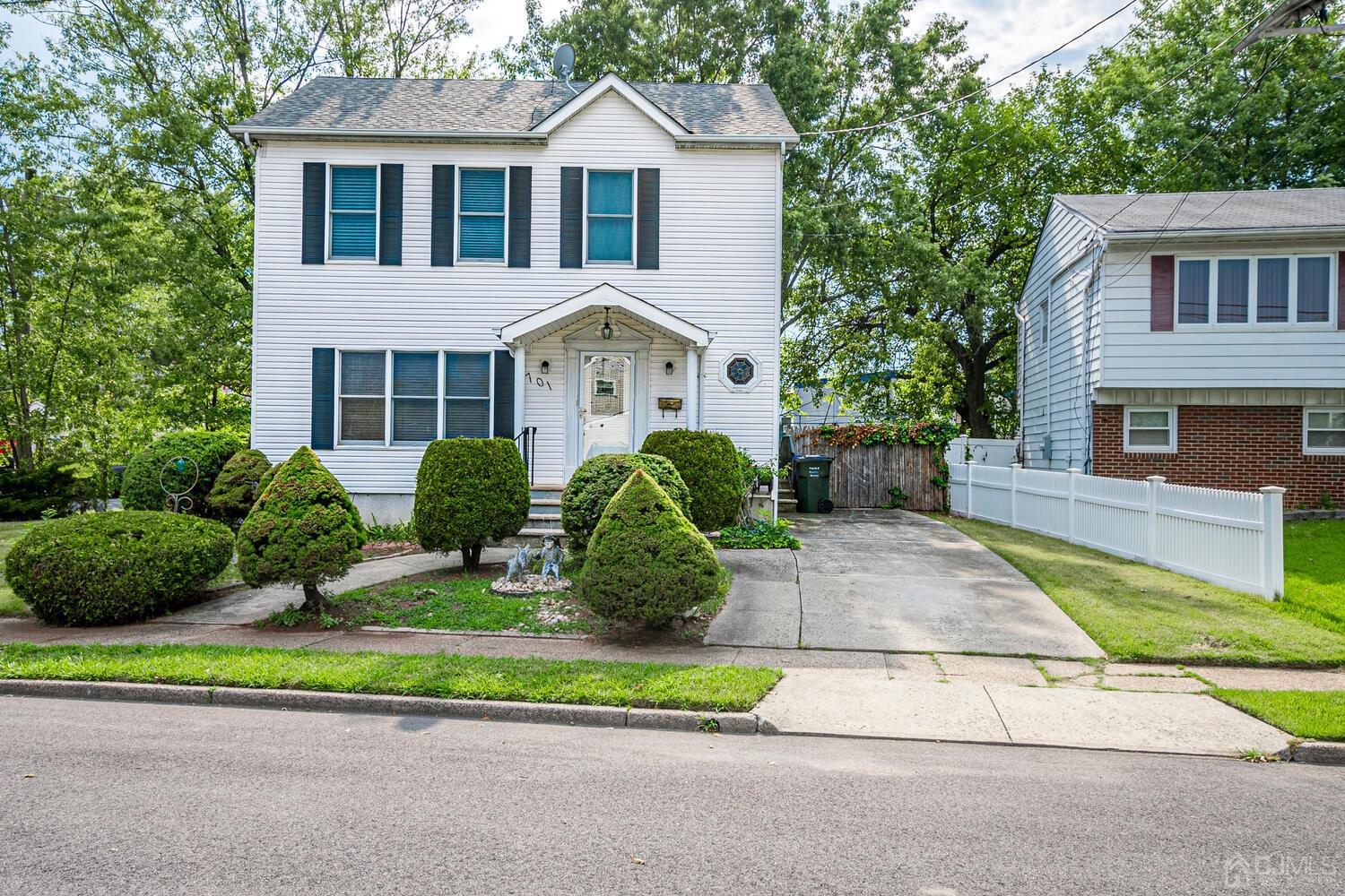 Woodbridge Ave, Avenel, NJ 07001