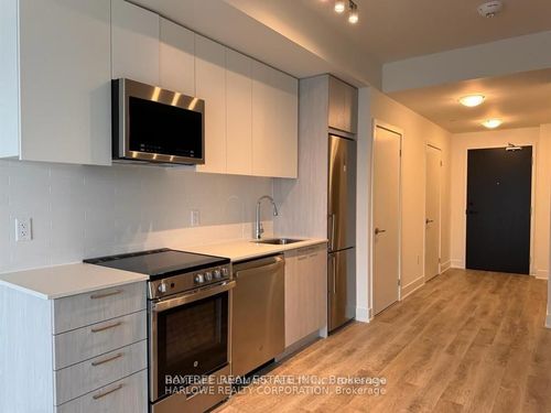 901-185 Deerfield Rd, Newmarket, ON, L3Y0G7 | Card Image