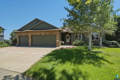 1901 W Tyler Cir Circle, Brandon, SD, 57005 | Card Image