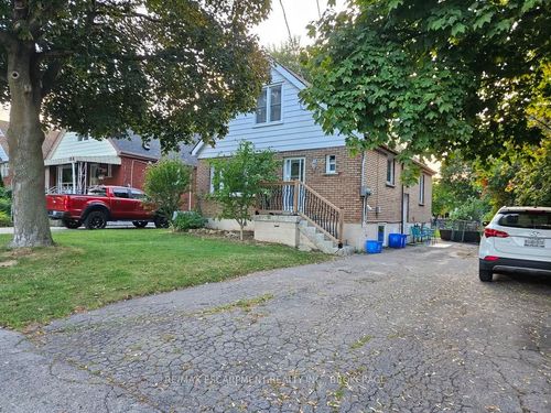 lower-320 East 19th Street, Hamilton, ON, L9A4S8 | Card Image