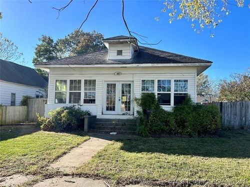 121 C St Ne, Miami, OK, 74354-6317 | Card Image