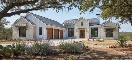 208 Interlaken St, Fredericksburg, TX, 78624 | Card Image