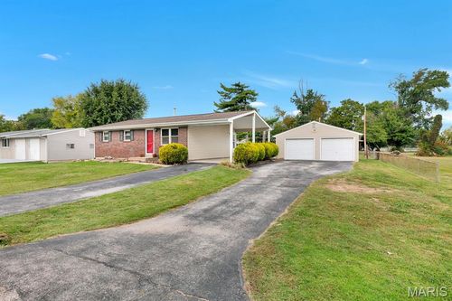 5 Oak Dr, Saint Peters, MO, 63376-1422 | Card Image