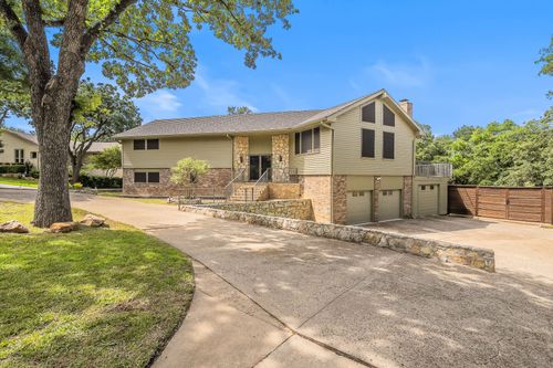1724 Prestonwood Dr, Arlington, TX, 76012-5415 | Card Image