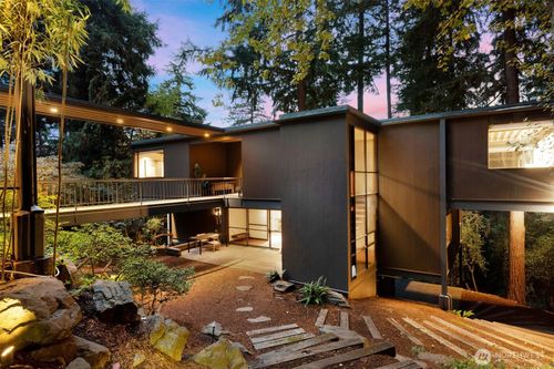 1919 Killarney Way, Bellevue, WA, 98004-7047 | Card Image