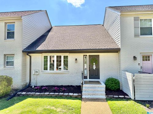 3846 Overton Manor Ln, Vestavia, AL, 35243-5313 | Card Image