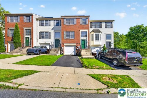 120 N Oak St, Freemansburg, PA, 18017-7075 | Card Image