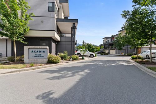 30-45500 Campus Dr, Chilliwack, BC, V2R6E9 | Card Image