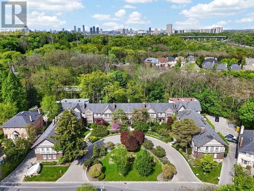 b-93B Douglas Crescent, Toronto (Leaside), ON, M4W2E6 | Card Image