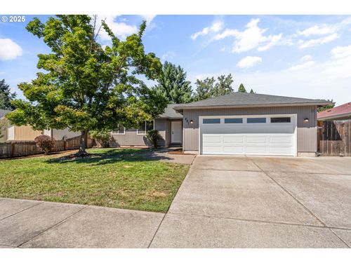 881 Westrop Dr, CentralPoint, OR, 97502 | Card Image