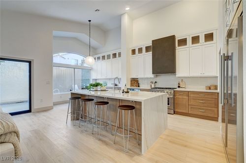 8113 Sunset Cove Dr, Las Vegas, NV, 89128-7723 | Card Image