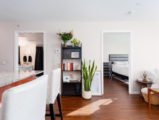 1107 - 188 E Espl, Condo with 1 bedrooms, 1 bathrooms and 1 parking in North Vancouver BC | Image 11
