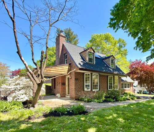 418 E Country Club Ln, WALLINGFORD, PA, 19086-6407 | Card Image