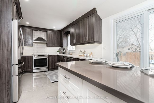 750 Pascoe Crt, House other with 5 bedrooms, 5 bathrooms and 6 parking in Oshawa ON | Image 7