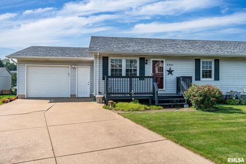 2841 W 63rd St, Davenport, IA, 52806-1637 | Card Image