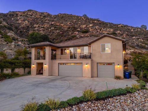 718 Stoneybrae Pl, Escondido, CA, 92027-1883 | Card Image