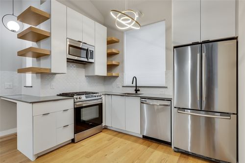 203-913 Duncan Ln, Austin, TX, 78705-2667 | Card Image