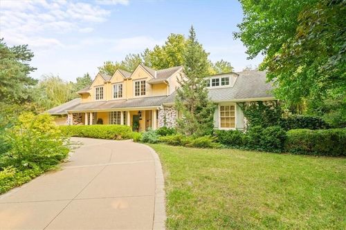 3125 Tomahawk Rd, Mission Hills, KS, 66208-1859 | Card Image