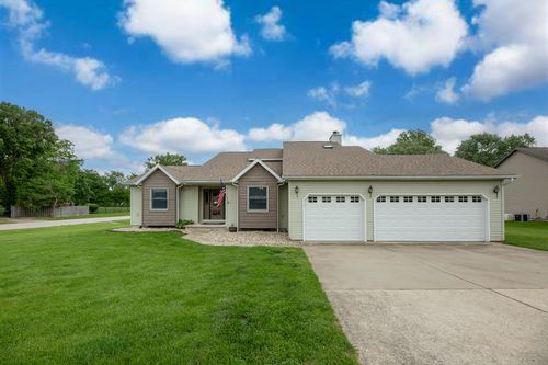 680 Stardust Dr, Sherman, IL, 62684-9798 | Card Image