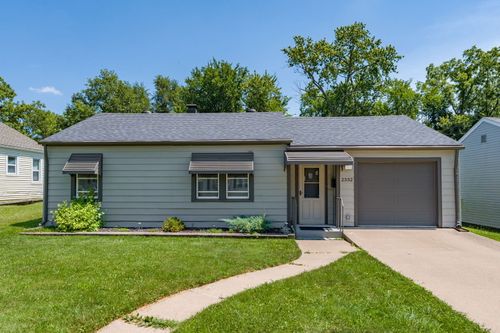 2332 48th St, Moline, IL, 61265-5001 | Card Image