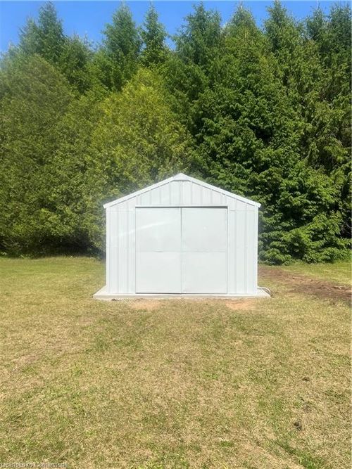 352 Mcdowell Rd E, Simcoe, ON, N3Y4J9 | Card Image