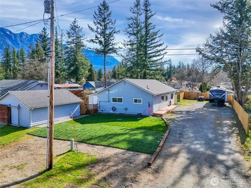 212 7th St, Gold Bar, WA, 98251-9016 | Card Image