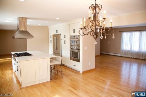 2 Edith Ct, East Hanover, NJ, 07936-3066 | Card Image