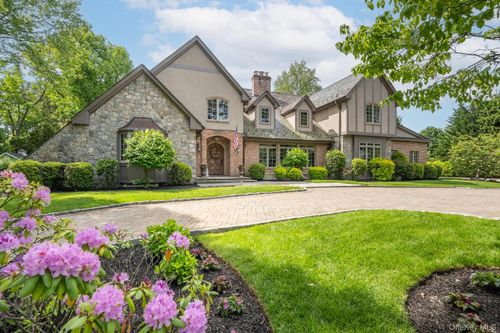 220 Elderfields Rd, Manhasset, NY, 11030-1626 | Card Image