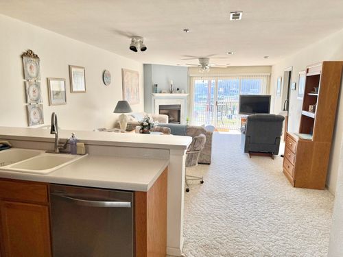 1b-93 Cedar Glen Ct, Camdenton, MO, 65020-5624 | Card Image