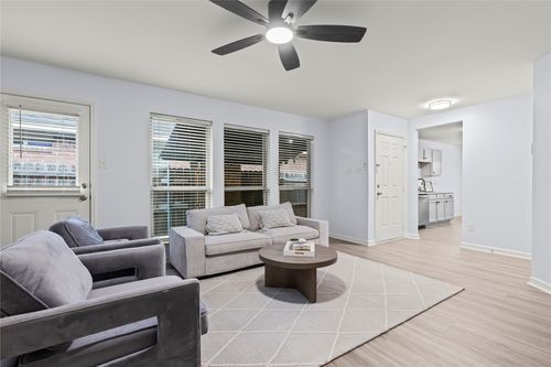 3028 Casa Bella Dr, Arlington, TX, 76010-3713 | Card Image