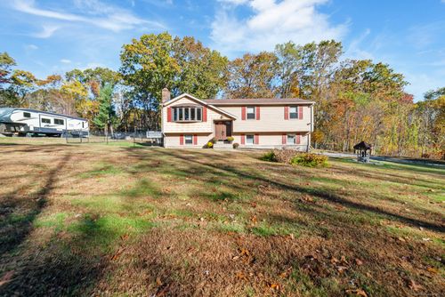 20 Chapman Rd, East Hampton, CT, 06424-1309 | Card Image