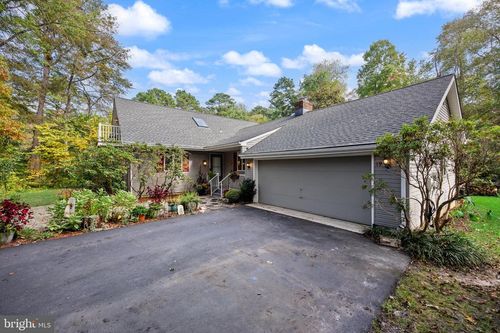 19 Robbins Way, Southampton, NJ, 08088-1417 | Card Image
