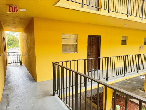 208-300 Ne 125th St, North Miami, FL, 33161 | Card Image