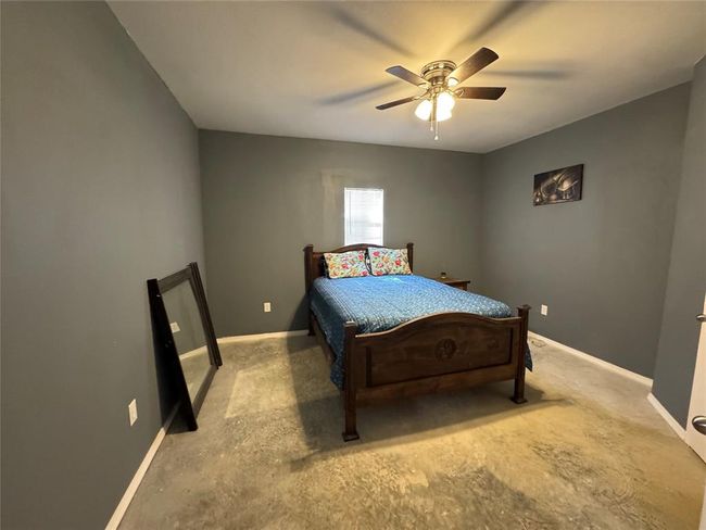 000 Old Farm Market 705 S, House other with 2 bedrooms, 2 bathrooms and 3 parking in Broaddus TX | Image 14