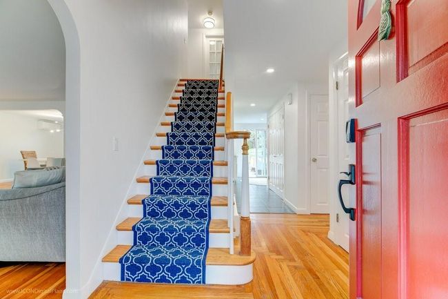 569 Turner Rd, Home with 4 bedrooms, 3 bathrooms and 6 parking in Middletown RI | Image 7