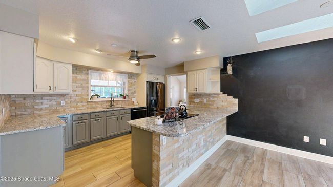Kitchen | Image 19