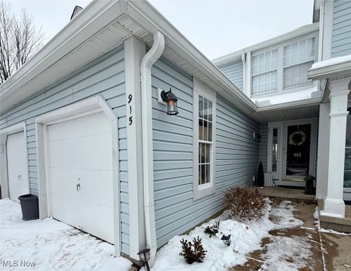 915 Sturbridge Dr, Medina, OH, 44256-3220 | Card Image