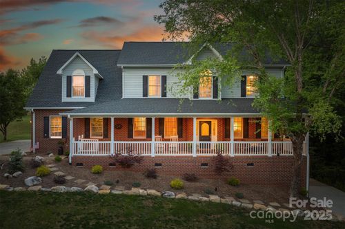 3 Kensington Ct, Granite Falls, NC, 28630-8669 | Card Image
