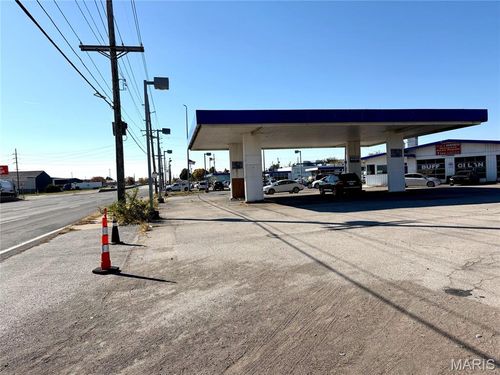 6053 N Lindbergh Blvd, Hazelwood, MO, 63042-2827 | Card Image